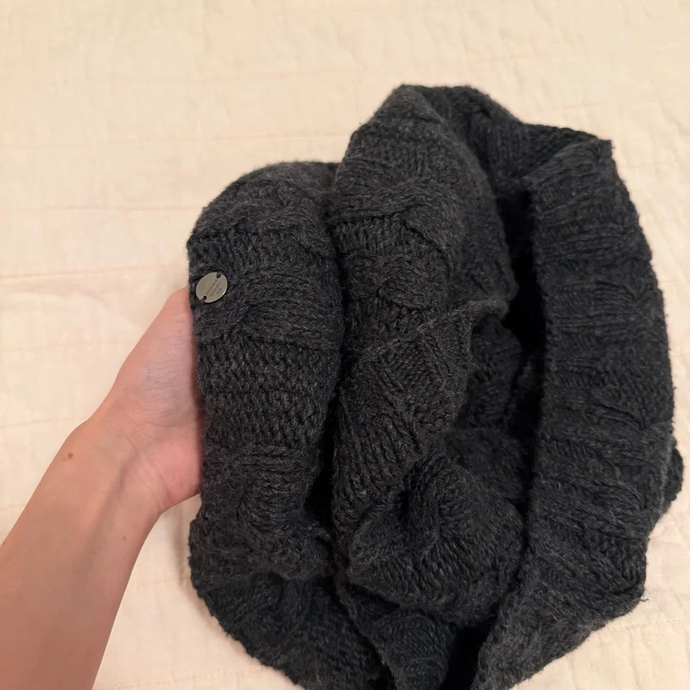 Lole Grey Knit Infinity Scarf - Picture 2 of 14